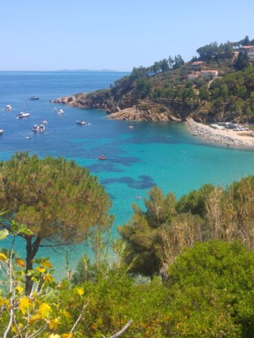 Isola del Giglio: paesaggi costieri mozzafiato e contatto diretto con la natura